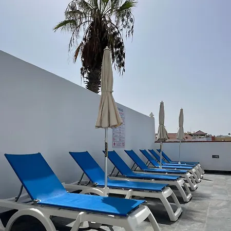 3 Minute Walk To The Puerto de Santiago (Tenerife)