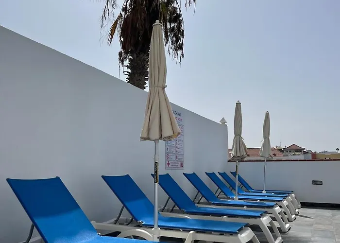 3 Minute Walk To The Puerto de Santiago (Tenerife)